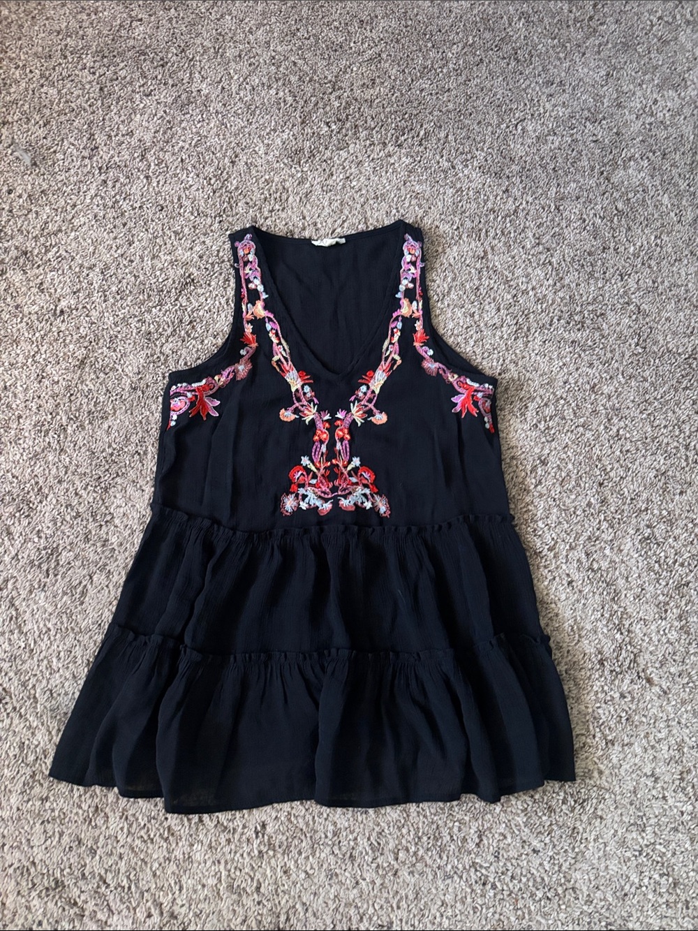 Entro Black Sleeveless Embroidered V-Neck Boho Top S